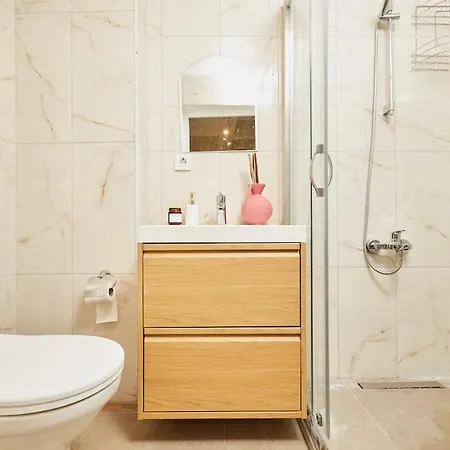 Stunning 3br 3bathroom 3ac Near Metro D3