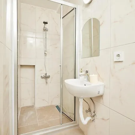Stunning 3br 3bathroom 3ac Near Metro D3 شقة *